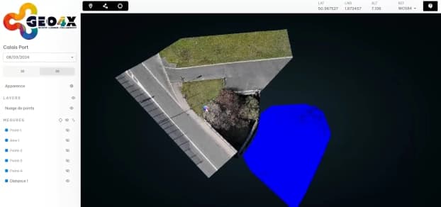 Coupe de profil topographique combinant relevés terrestres et bathymétriques par drones.